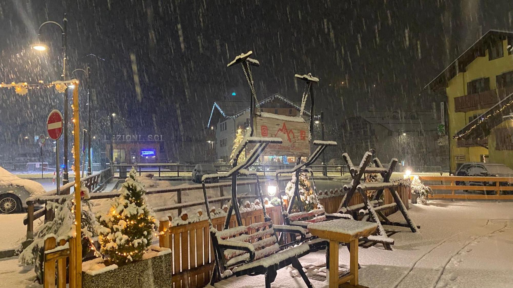 Casteluce Hotel Funivie Pinzolo Dış mekan fotoğraf