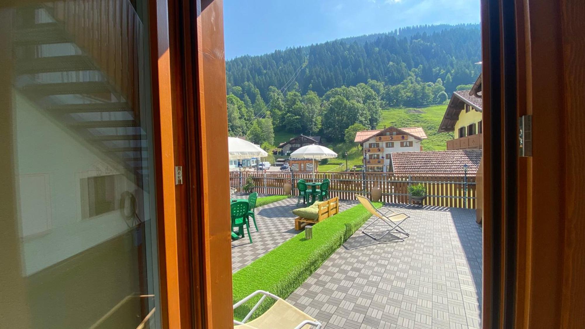 Casteluce Hotel Funivie Pinzolo Dış mekan fotoğraf