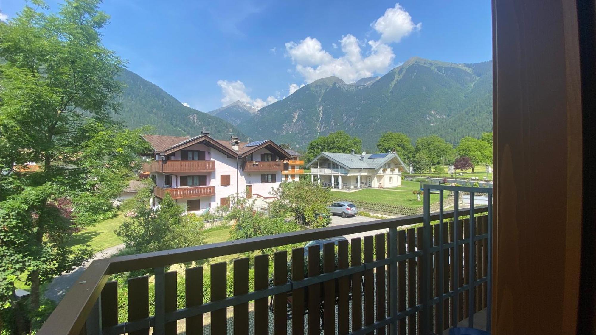 Casteluce Hotel Funivie Pinzolo Dış mekan fotoğraf